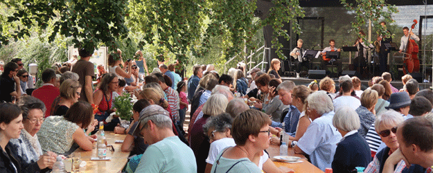Tolle Atmosphäre beim Sommerfest genießen!